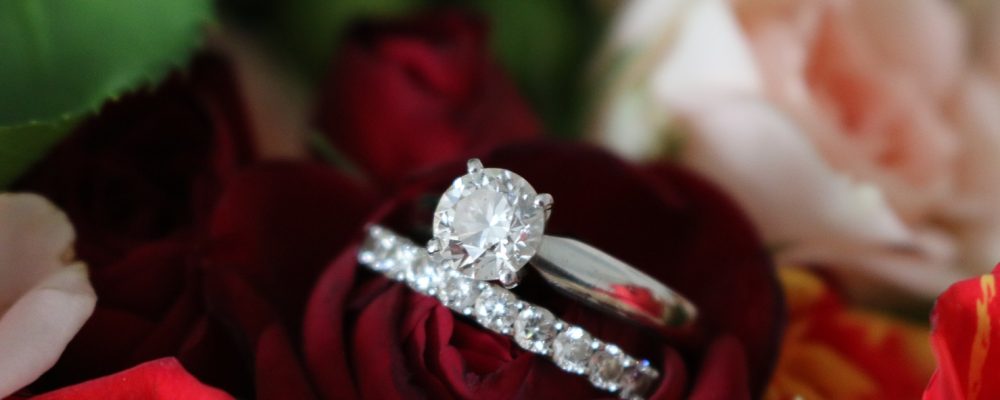 How to Pick a Wedding Band that Works with Your Engagement Ring