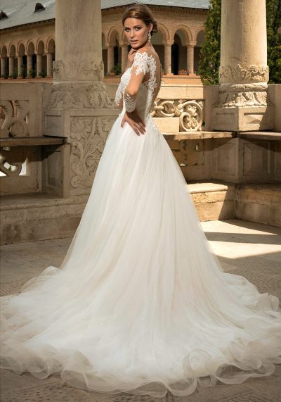 Addicted to Stage, luxury wedding dress by BIEN SAVVY, 2016 bridal collection Addicted to Love