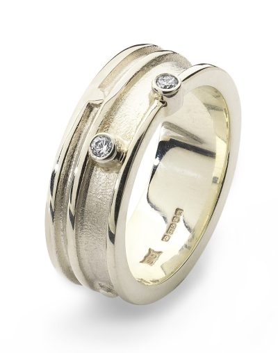 Aurora Stunning wedding rings